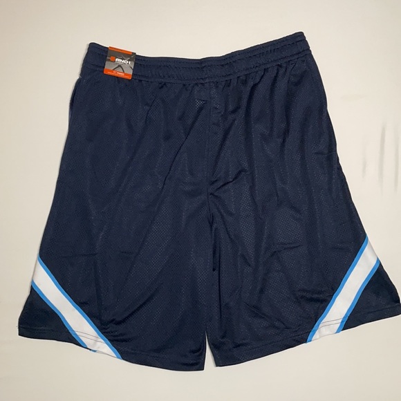 AND1 men’s shorts - Picture 2 of 6